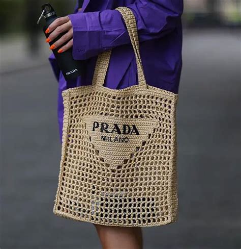 bolsa de prada crochet.